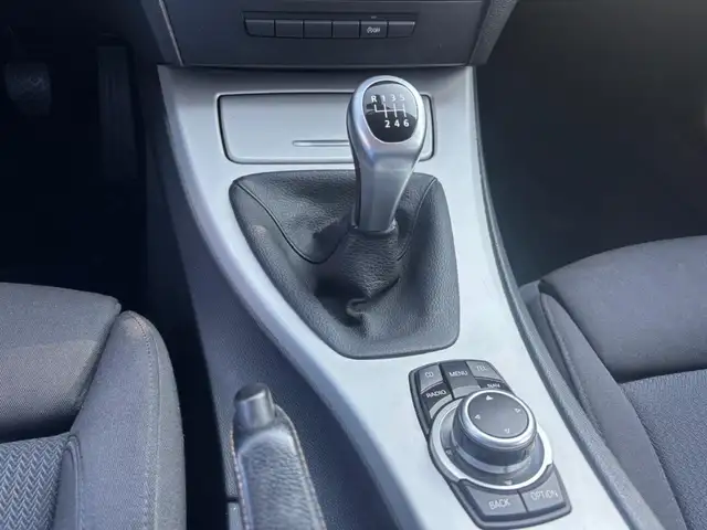 BMW 3 Series view 14