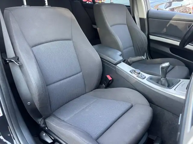 BMW 3 Series view 15