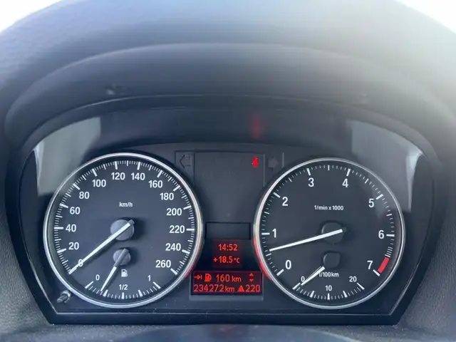 BMW 3 Series view 13
