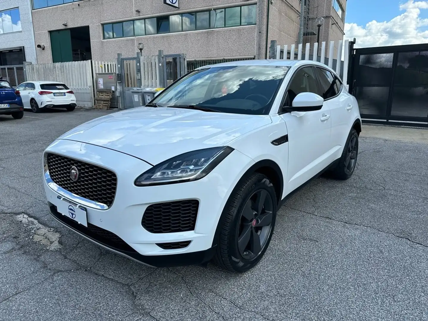 Jaguar E-Pace 2.0D AWD aut.SE 150cv Bianco - 1