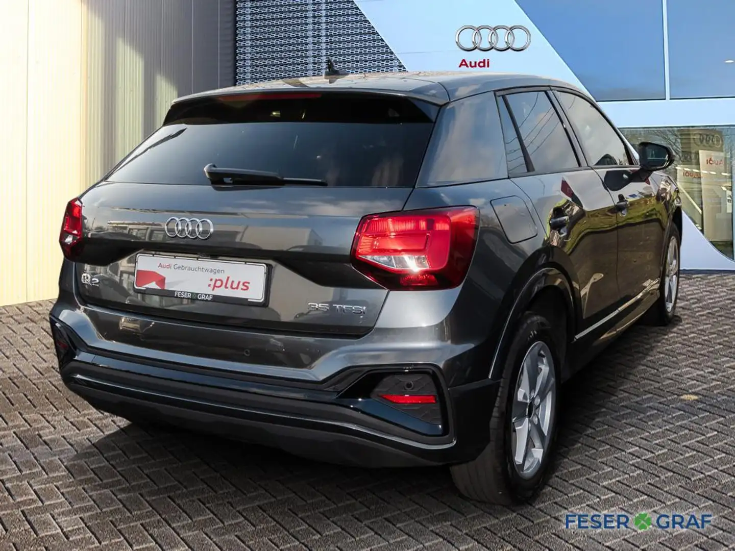Audi Q2 35 TFSI 2x S line /Leder/ACC/Navi+/AHK/Kamera Grau - 2