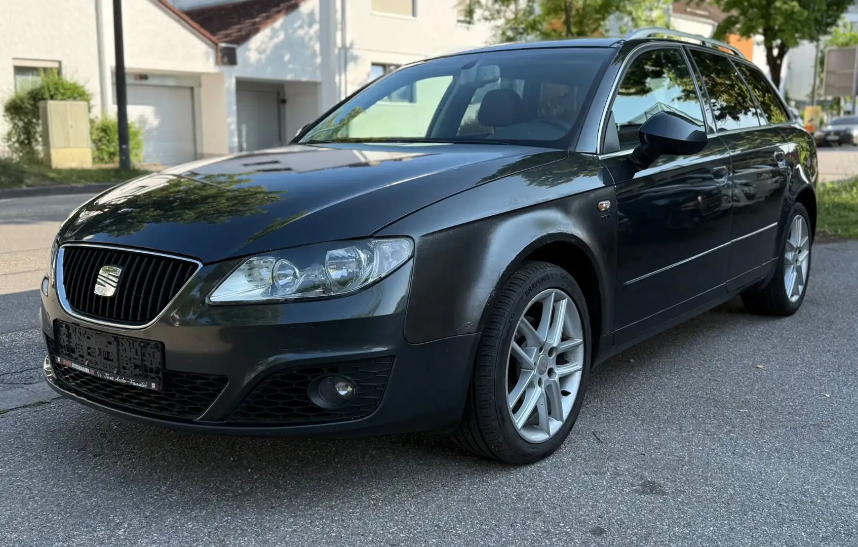 SEAT Exeo ST 2.0 TDI Style/S-Heft/TÜV AU 09.25 Nero - 1