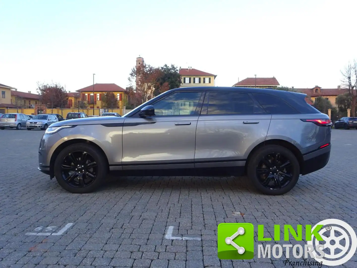 Land Rover Range Rover Velar 2.0D I4 240 CV R-Dynamic Gris - 1