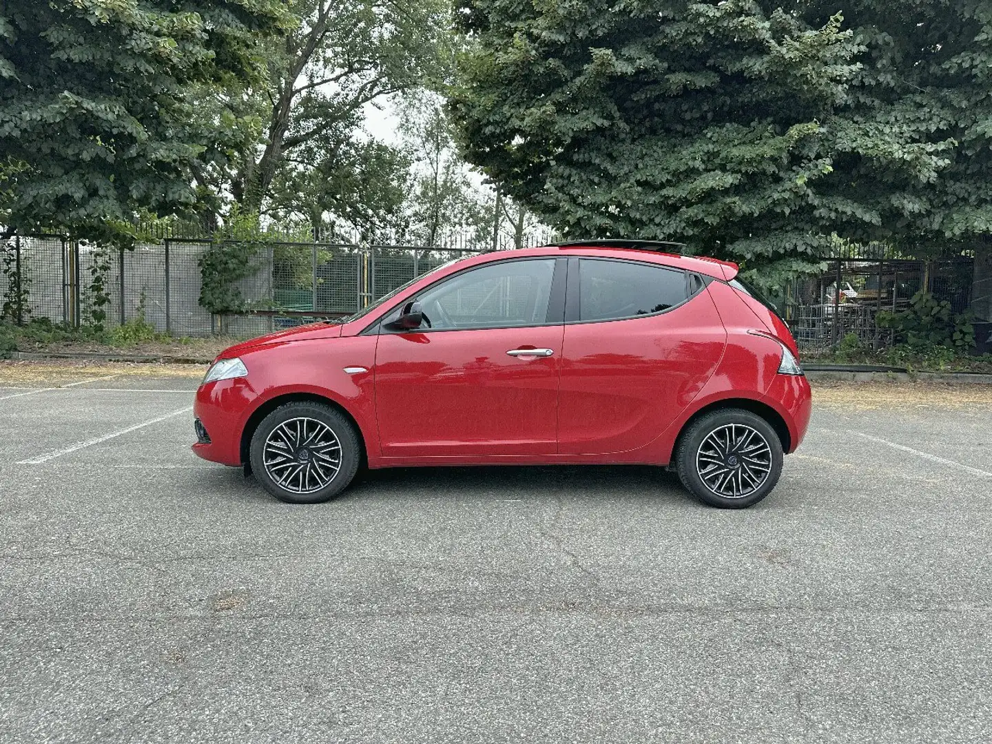 Lancia Ypsilon 1.2 69cv Gold Rosso - 2
