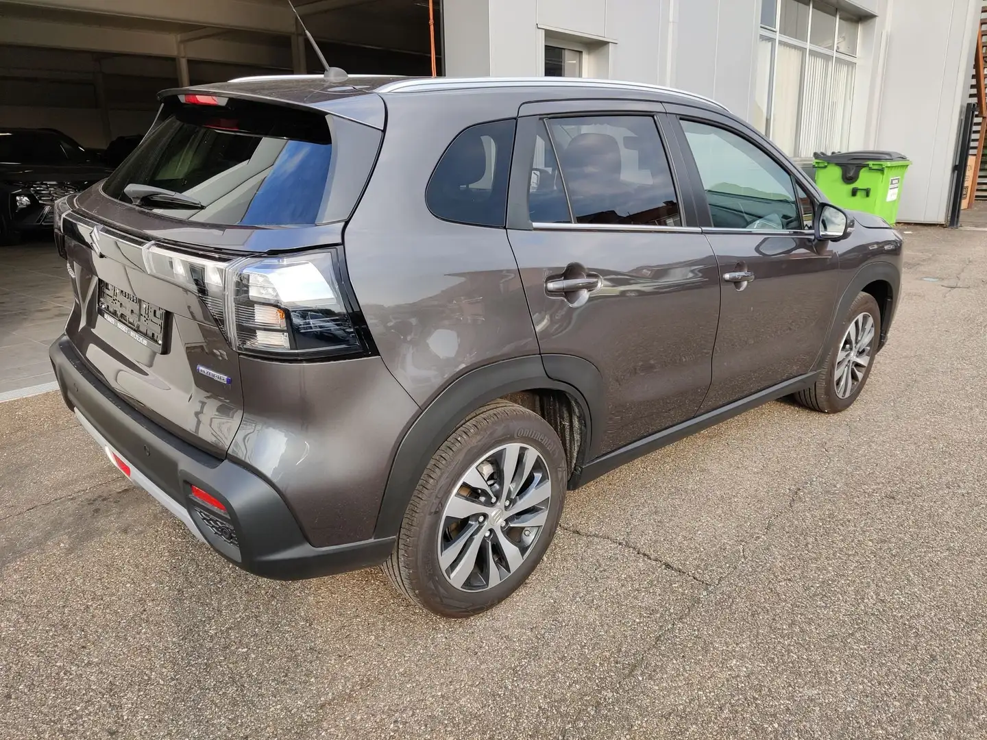 Suzuki SX4 S-Cross Grand Luxe + 2WD - 2