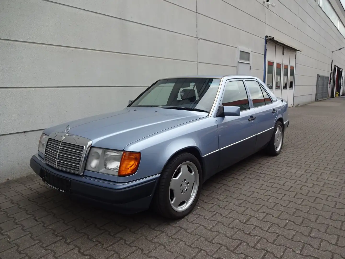 Mercedes-Benz 260 E W124 SCHIEBEDACH H-KENNZEICHEN Bleu - 2