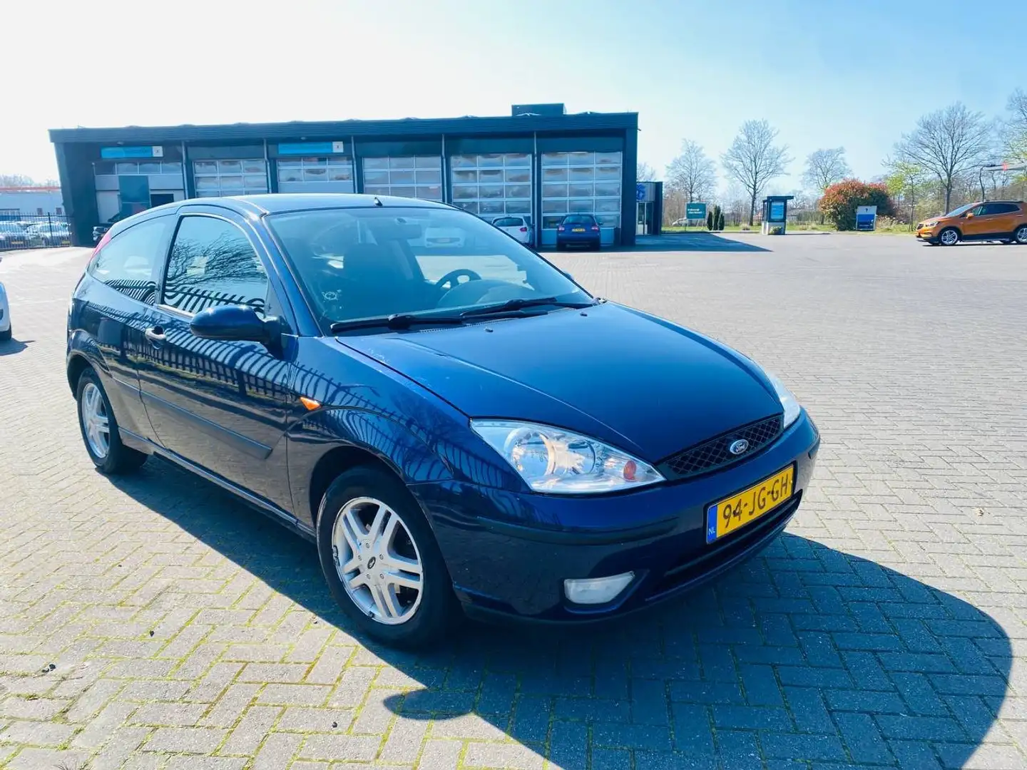 Ford Focus Focus+1.6-16V+Trend Blauw - 1