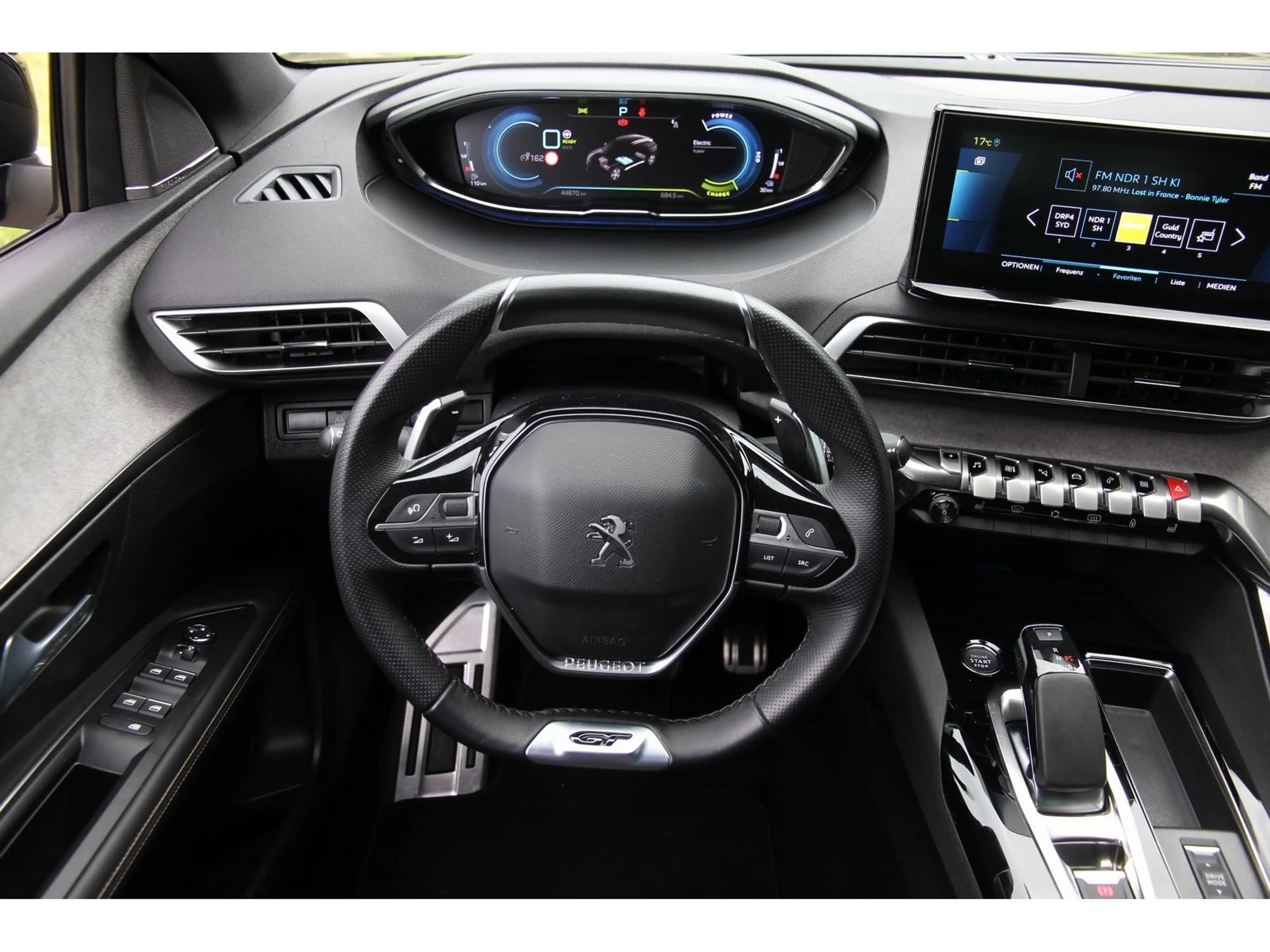 Peugeot 3008 GT Pack Hybrid4 300 Night Vision Focal — photo 19