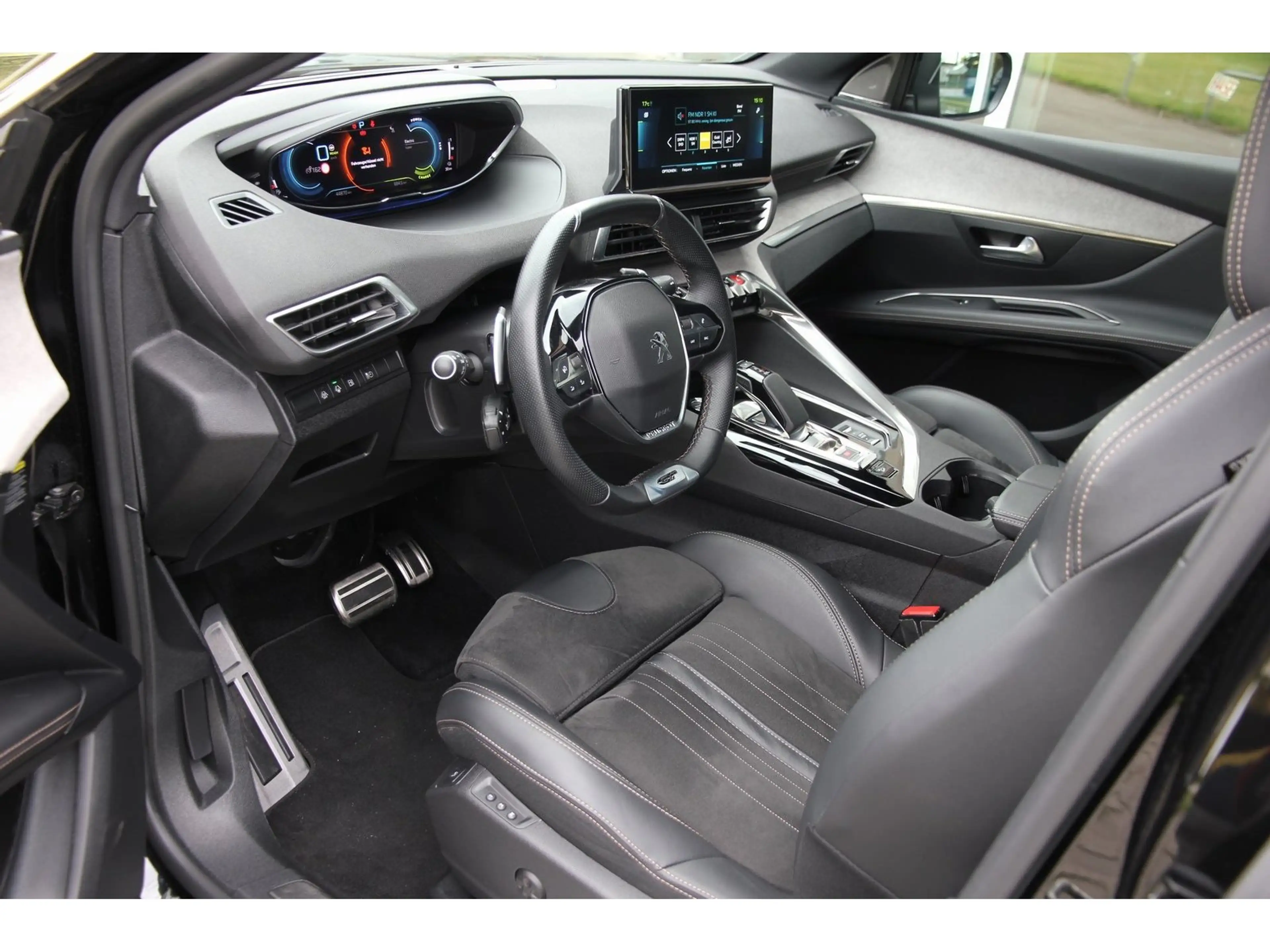 Peugeot 3008 GT Pack Hybrid4 300 Night Vision Focal — photo 11