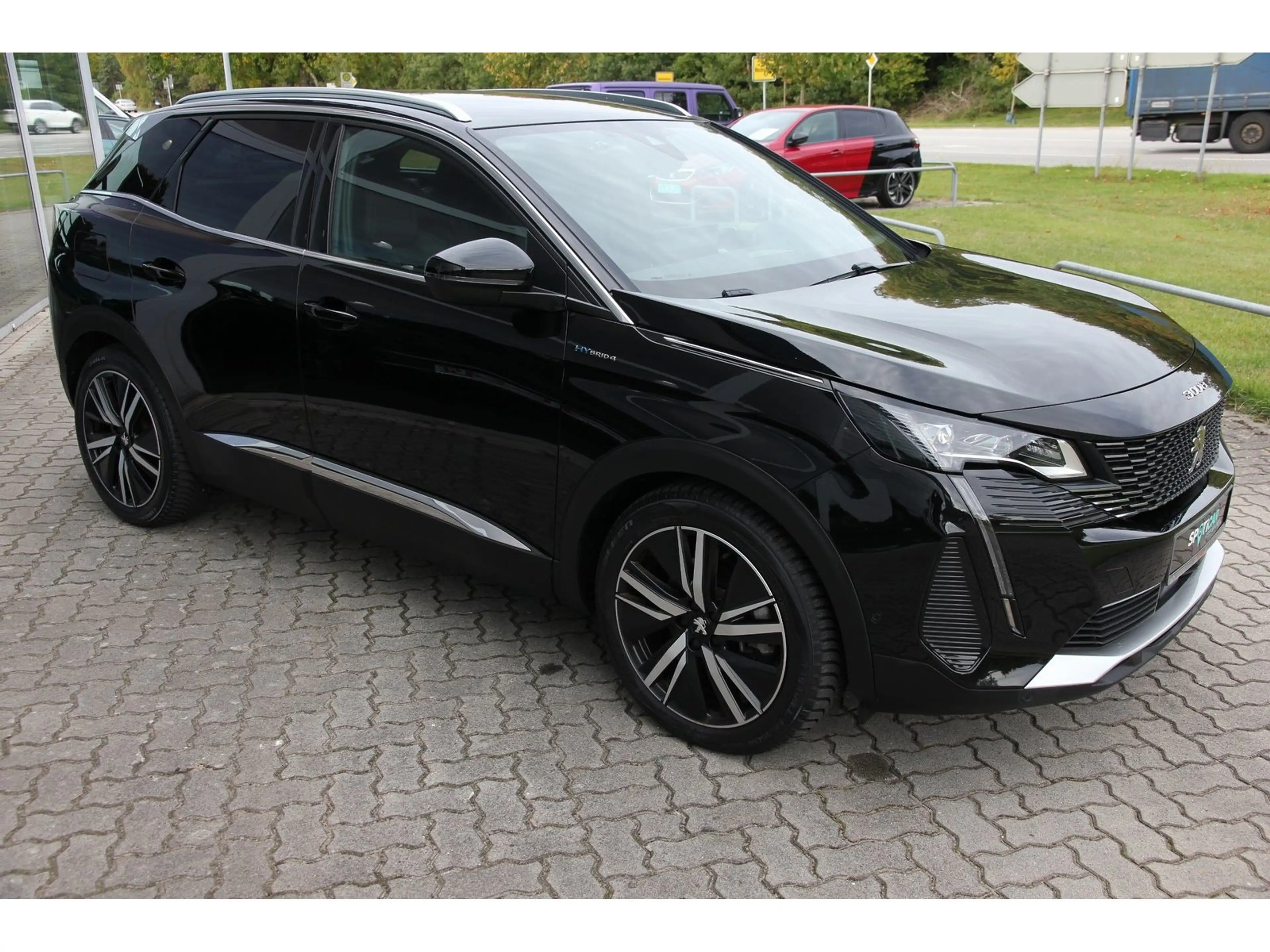 Peugeot 3008 GT Pack Hybrid4 300 Night Vision Focal — photo 3