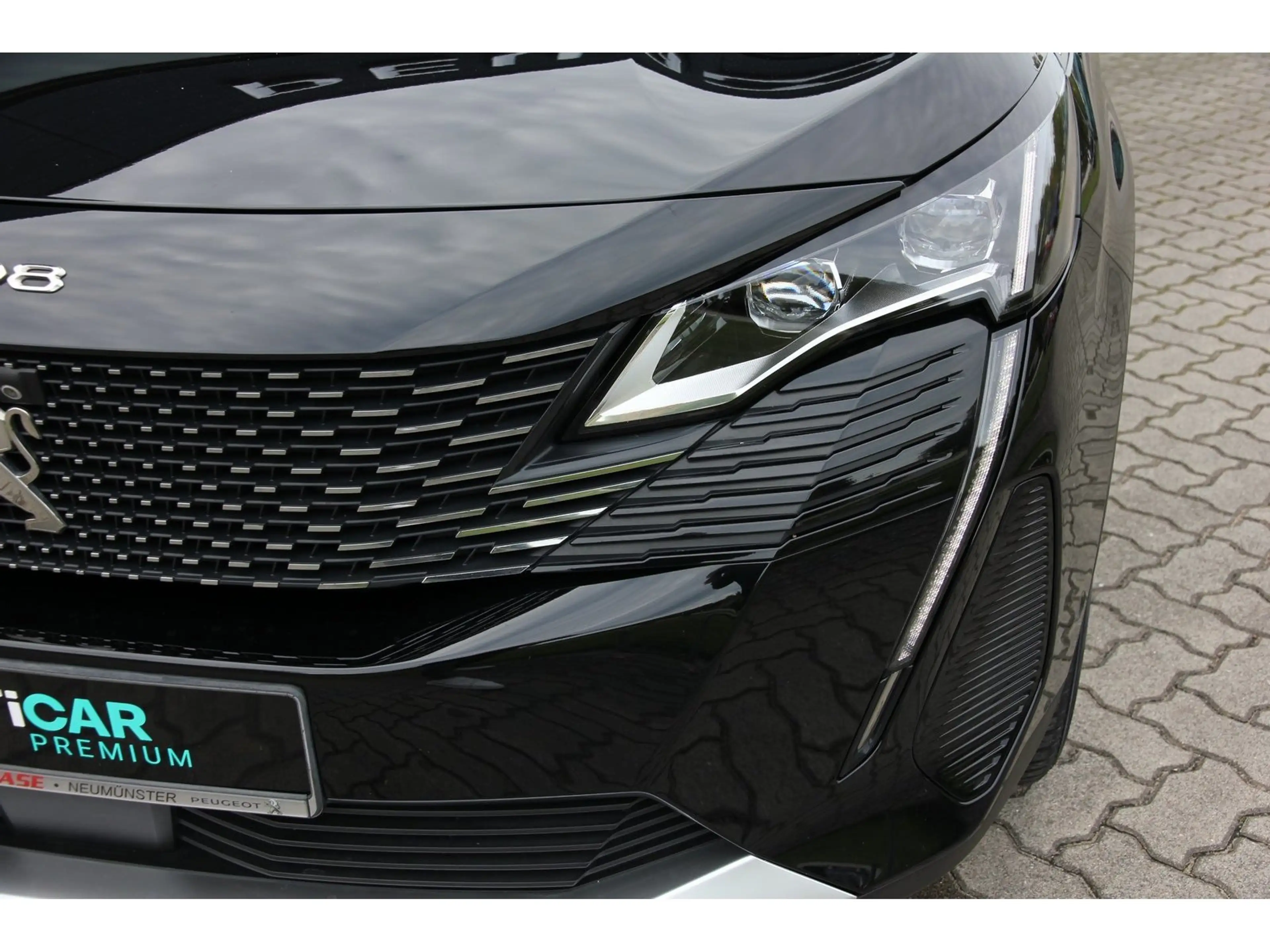 Peugeot 3008 GT Pack Hybrid4 300 Night Vision Focal — photo 5