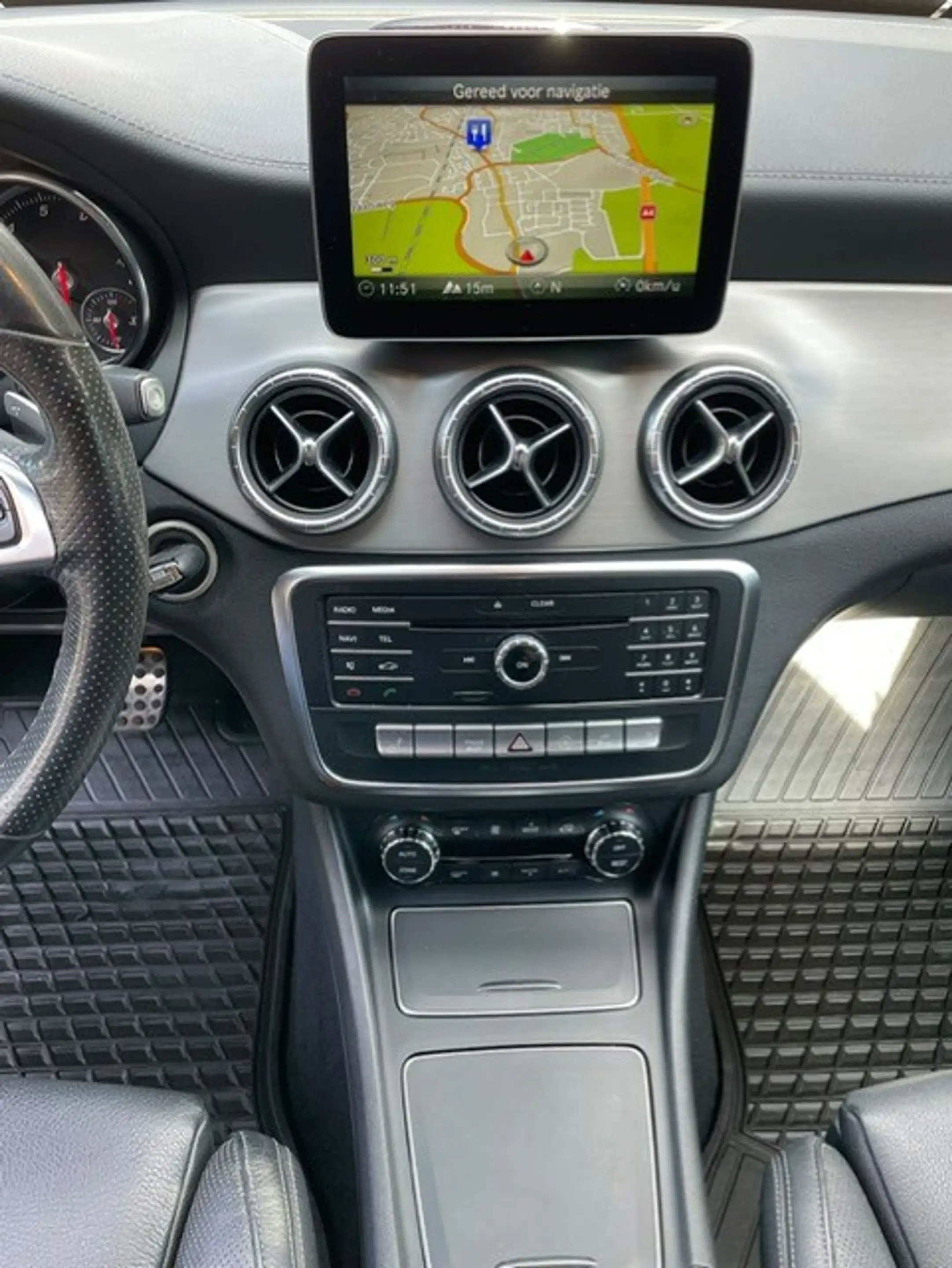 Mercedes-Benz CLA 180 AMG LINE MOTOR DEFECT NAVI PDC — photo 8