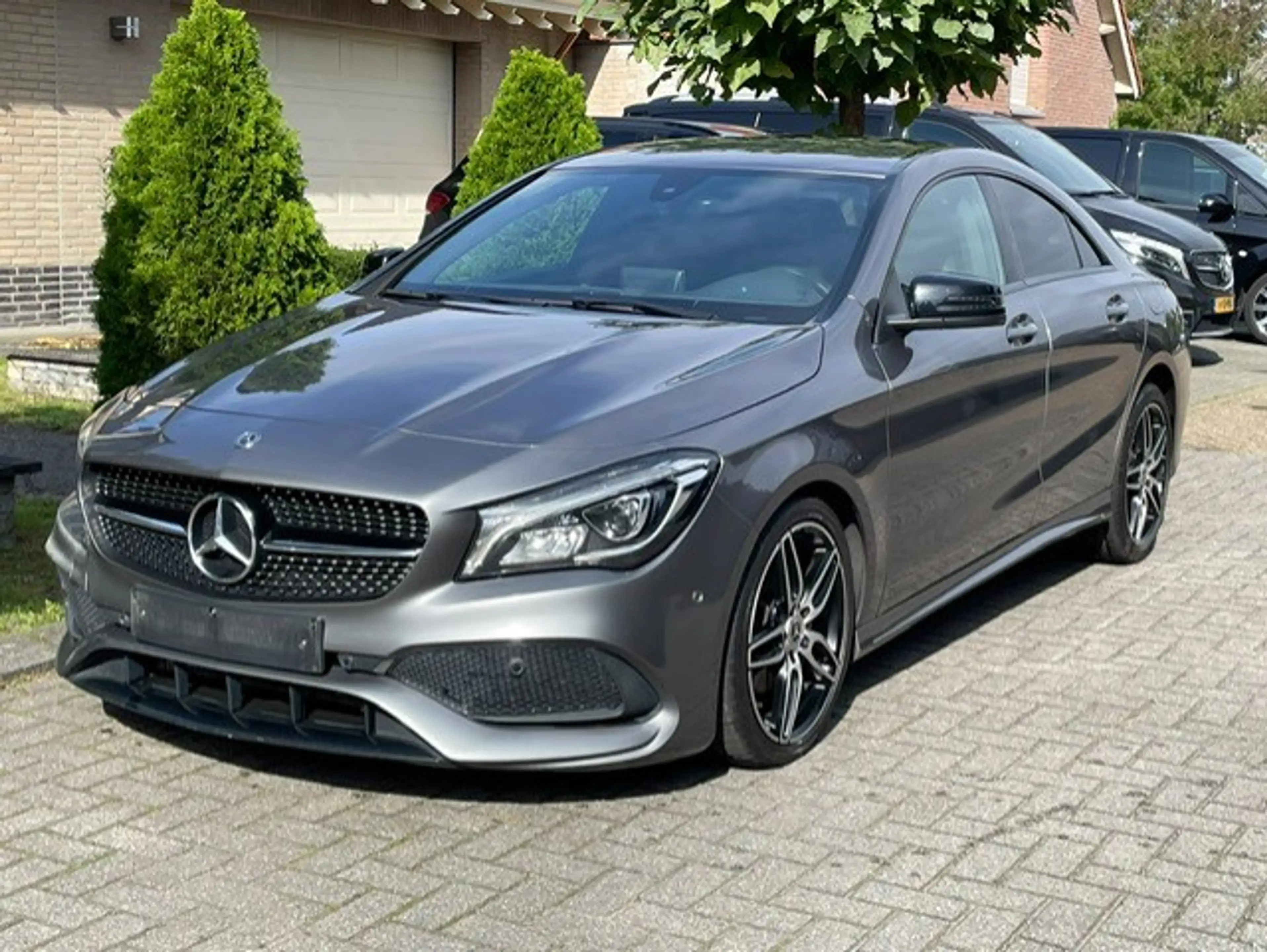 Mercedes-Benz CLA 180 AMG LINE MOTOR DEFECT NAVI PDC