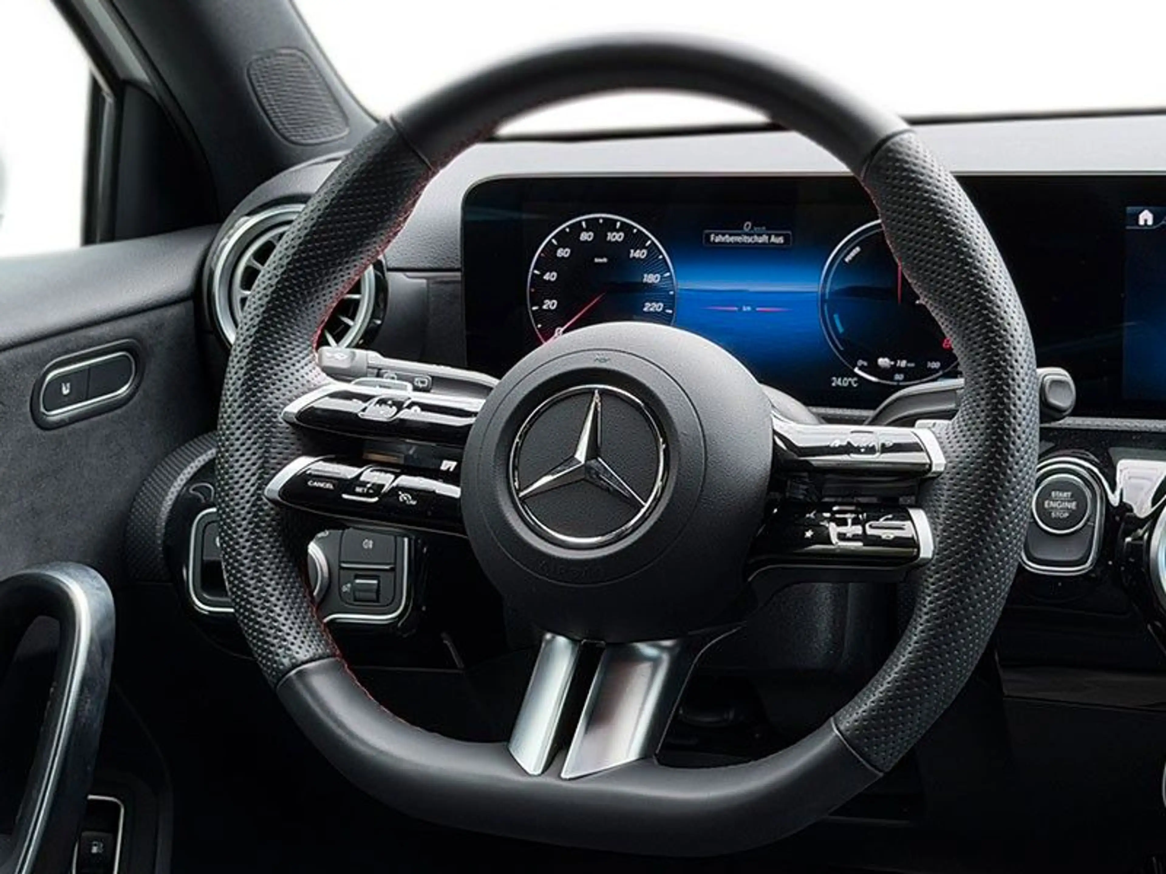 Mercedes-Benz A 250 A A 250 e — photo 13