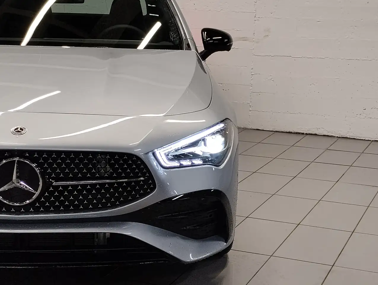 Mercedes-Benz CLA снимка Mercedes-Benz CLA