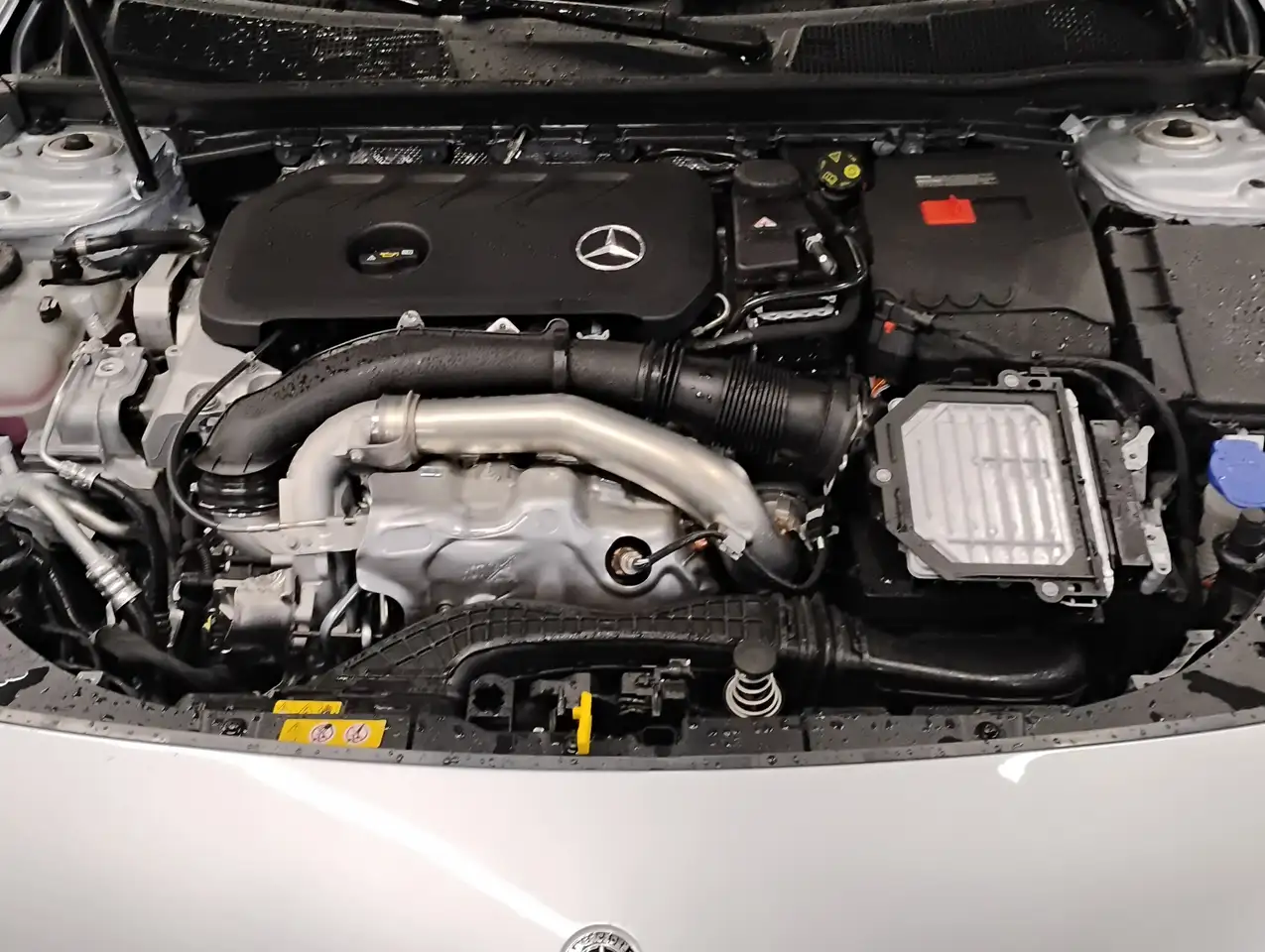 Mercedes-Benz CLA снимка Mercedes-Benz CLA