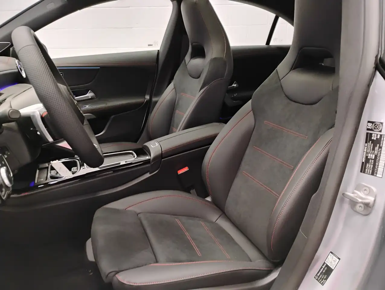Mercedes-Benz CLA снимка Mercedes-Benz CLA