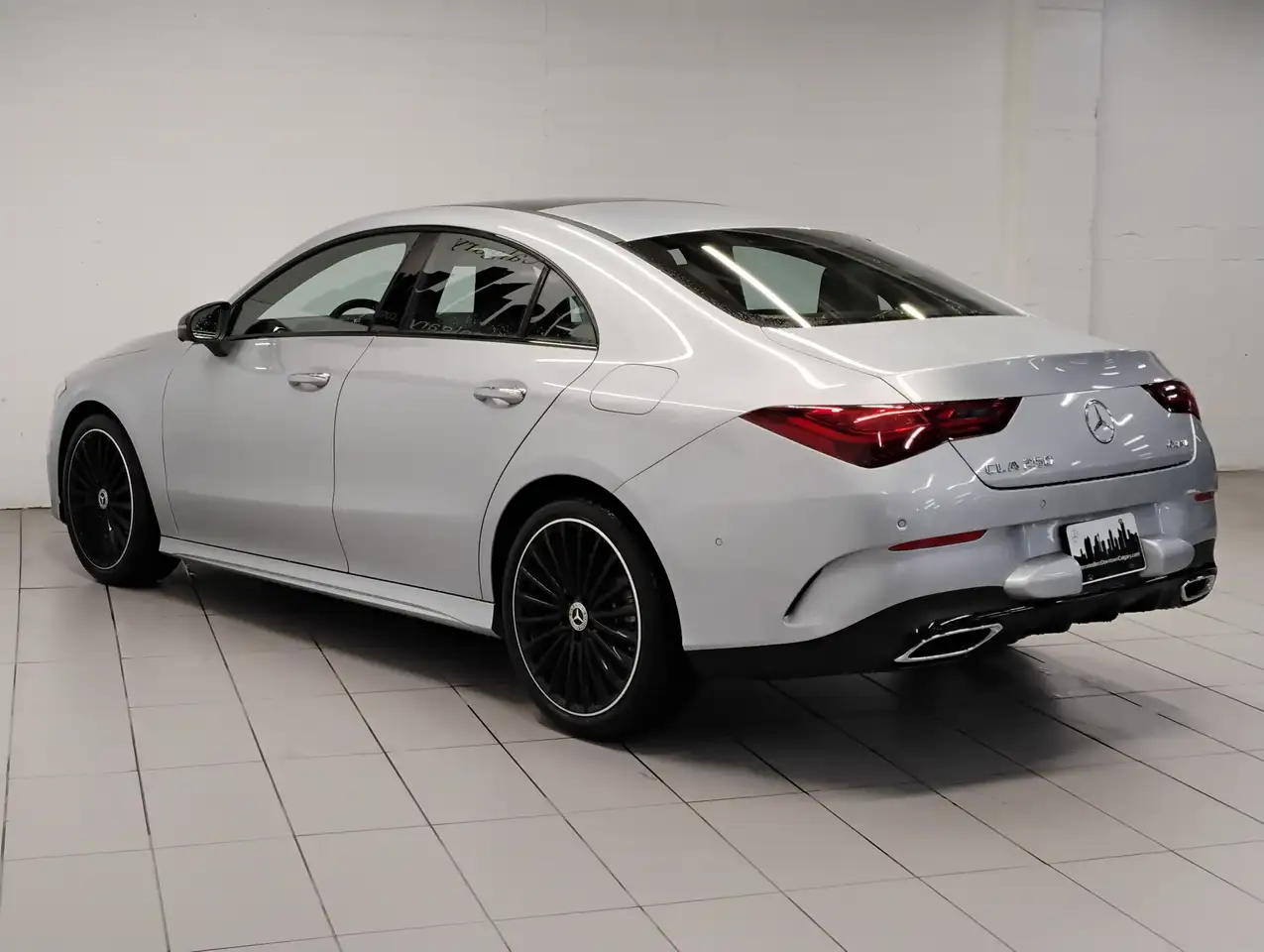 Mercedes-Benz CLA снимка Mercedes-Benz CLA