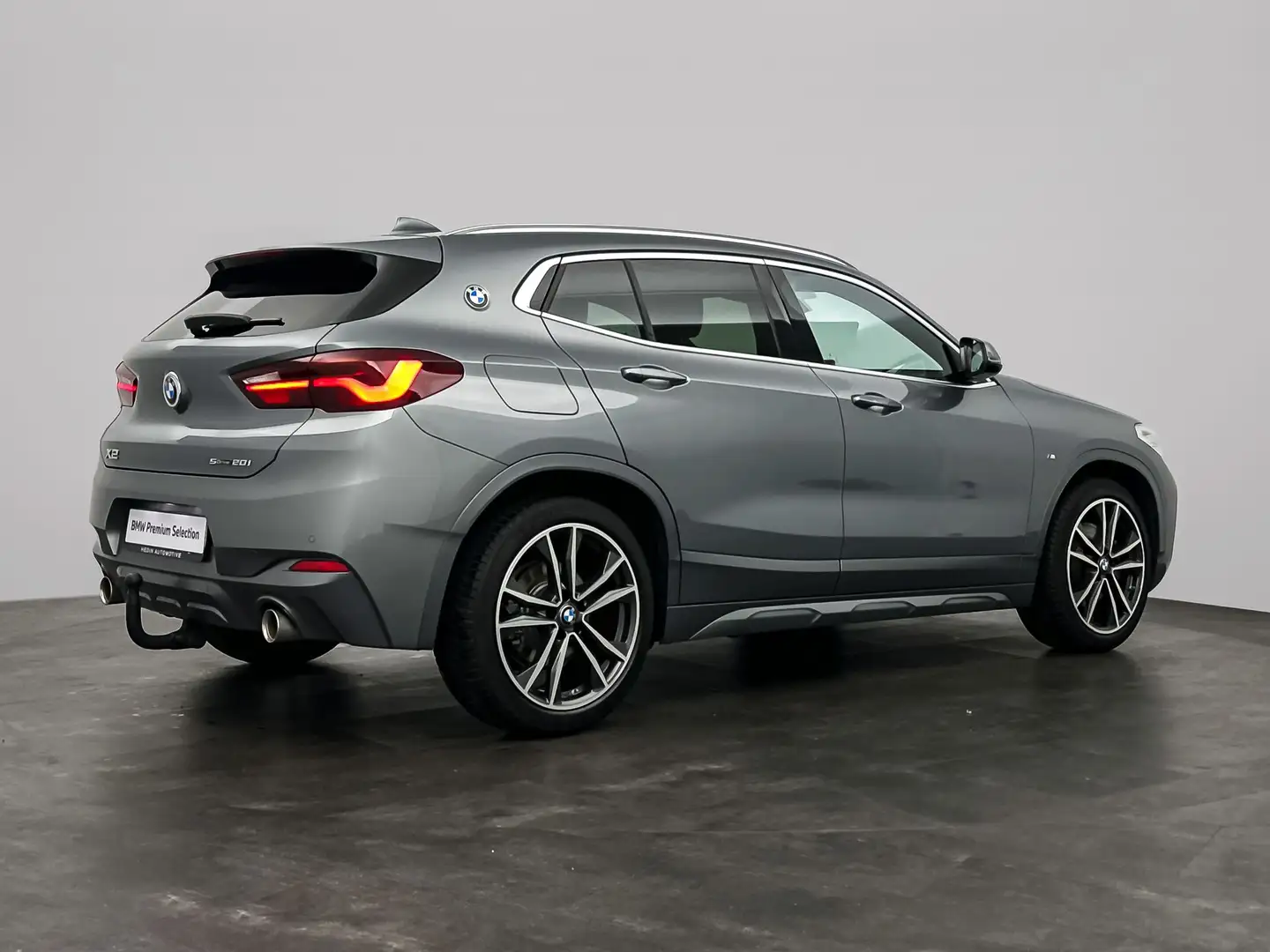 BMW X2 sDrive20i | M Sportpakket X | Steptronic Sport tra Grijs - 2