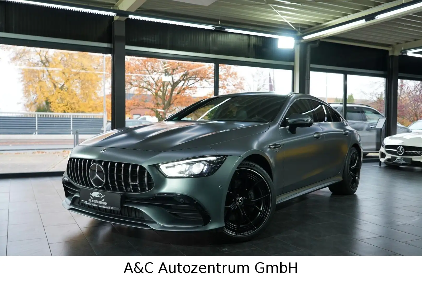 Mercedes-Benz AMG GT 43 4Matic+ Gris - 2