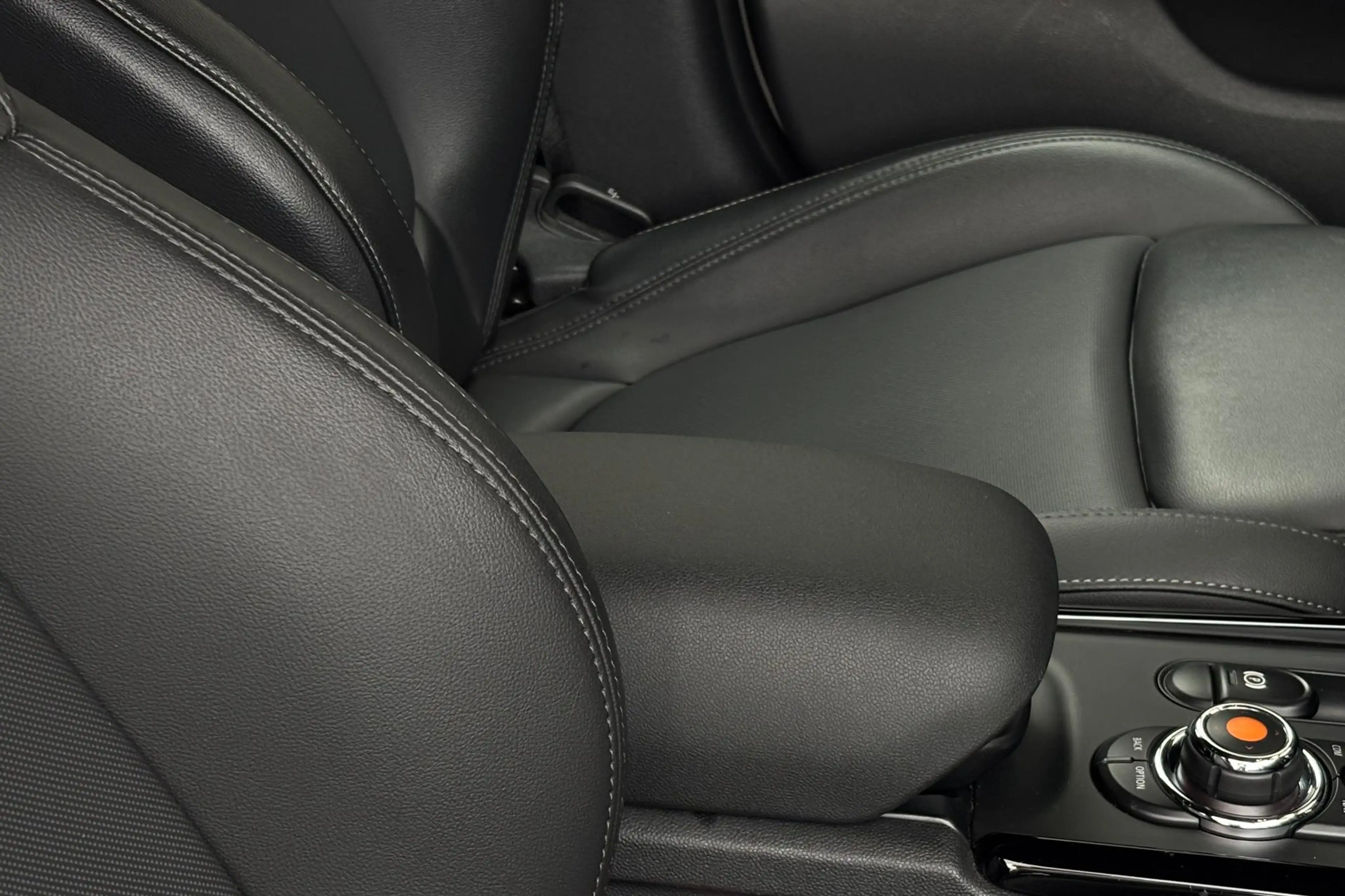 MINI Cooper Clubman 1.5 Chili / Nederlandse Auto / Apple Car Play / Na — photo 15