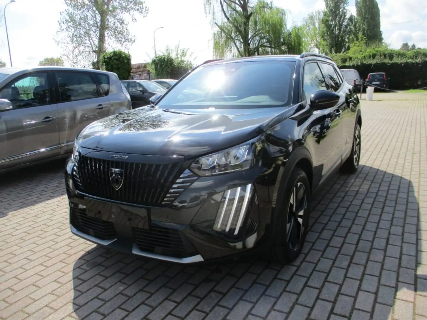 Peugeot 2008 PureTech 100 S&S Allure CarPlay/Led/Navi Zwart - 2