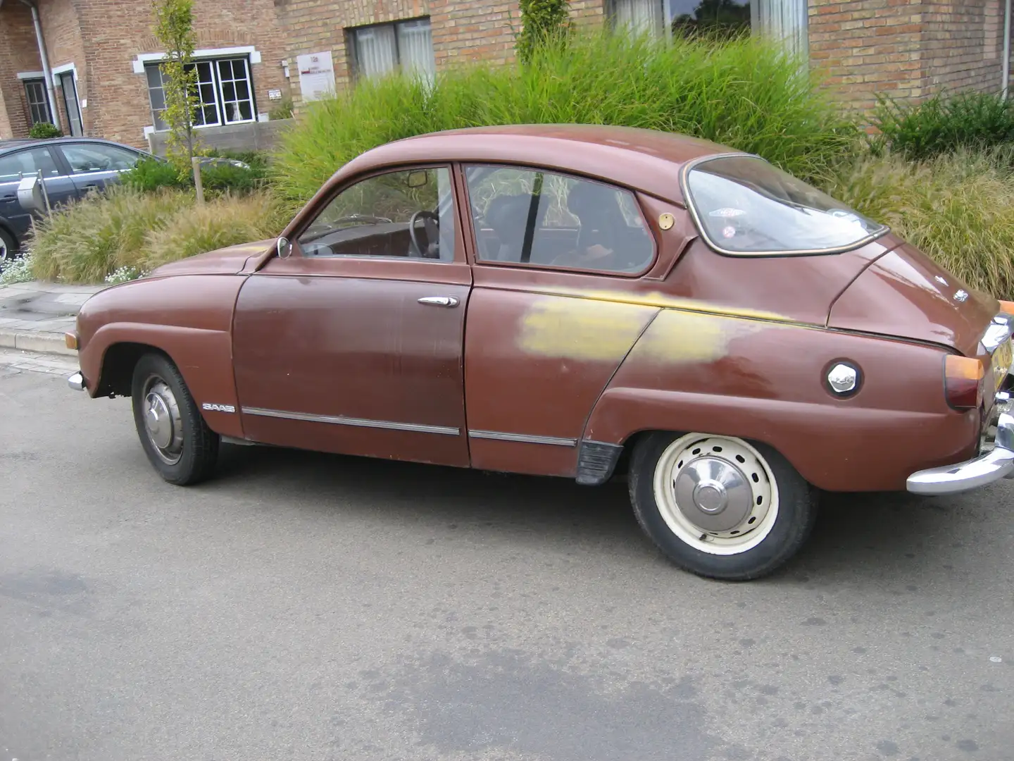 Saab 96 v4 Marrón - 1