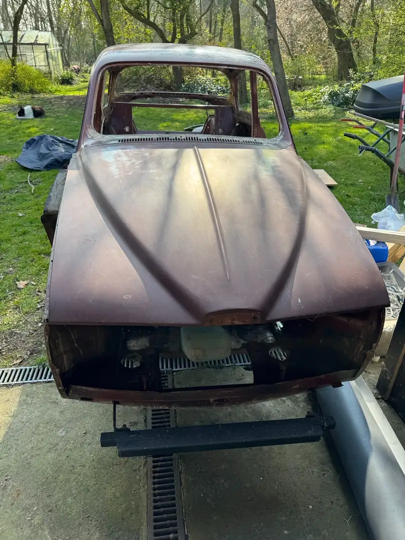 Saab 96 v4 Marrón - 2