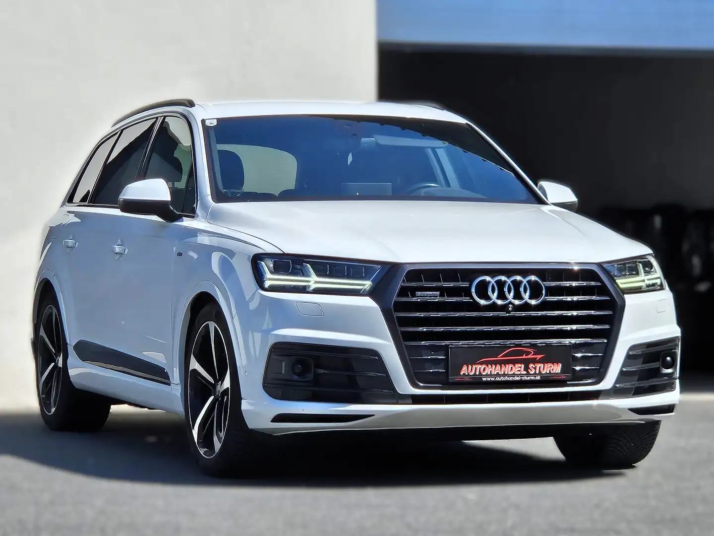 Audi Q7 3,0 TDI quattro S-line black Tip *Matrix*Luft*AHK* Weiß - 1