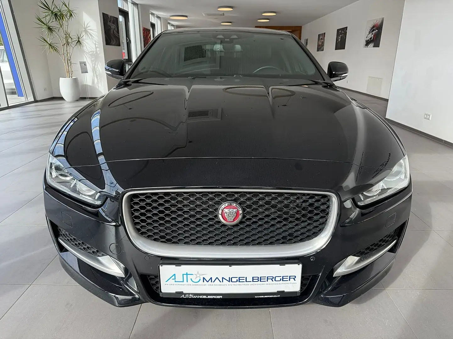 Jaguar XE 20d R-Sport Aut. Noir - 2