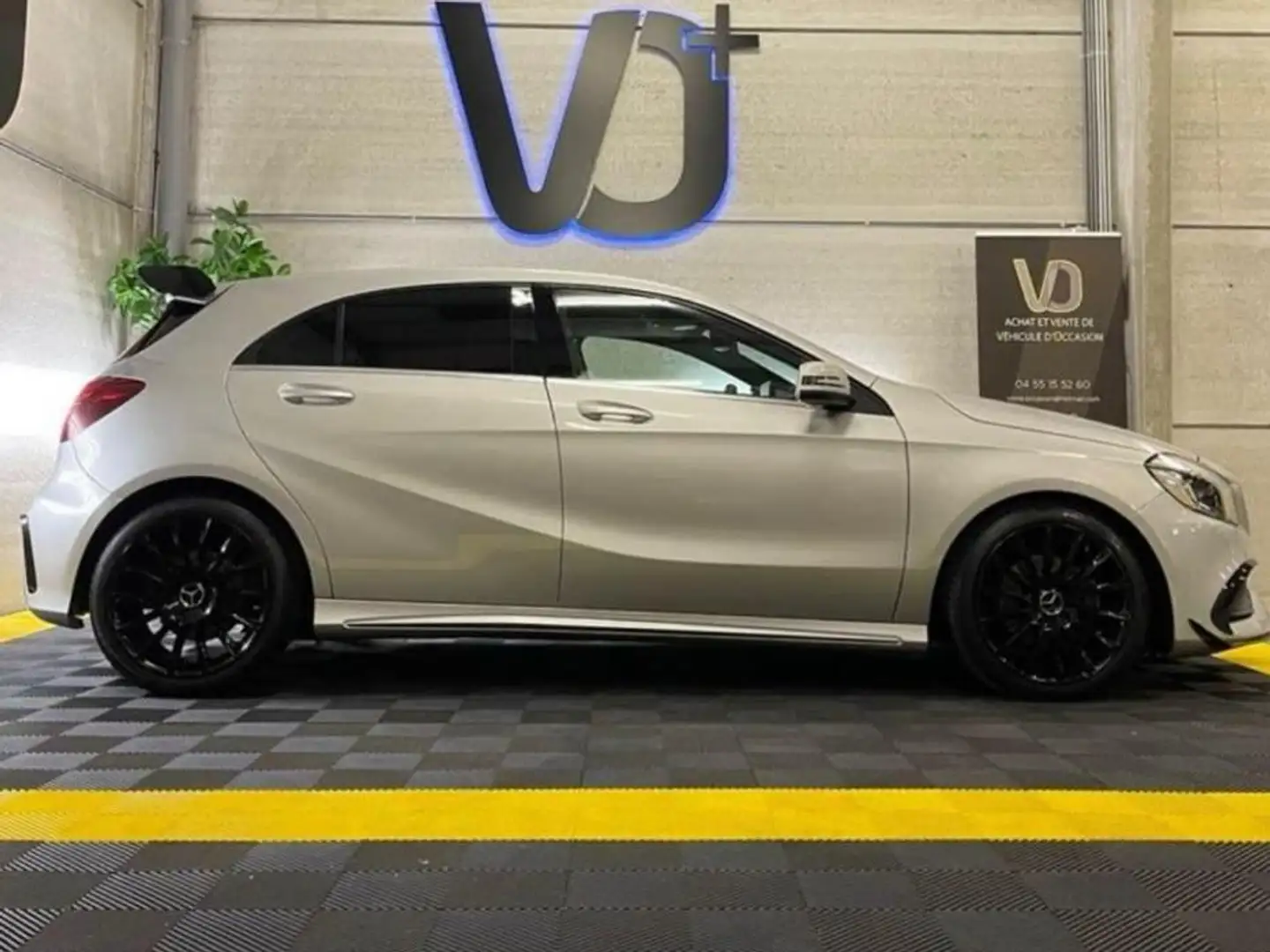 Mercedes-Benz A 180 A 180 d Argent - 2