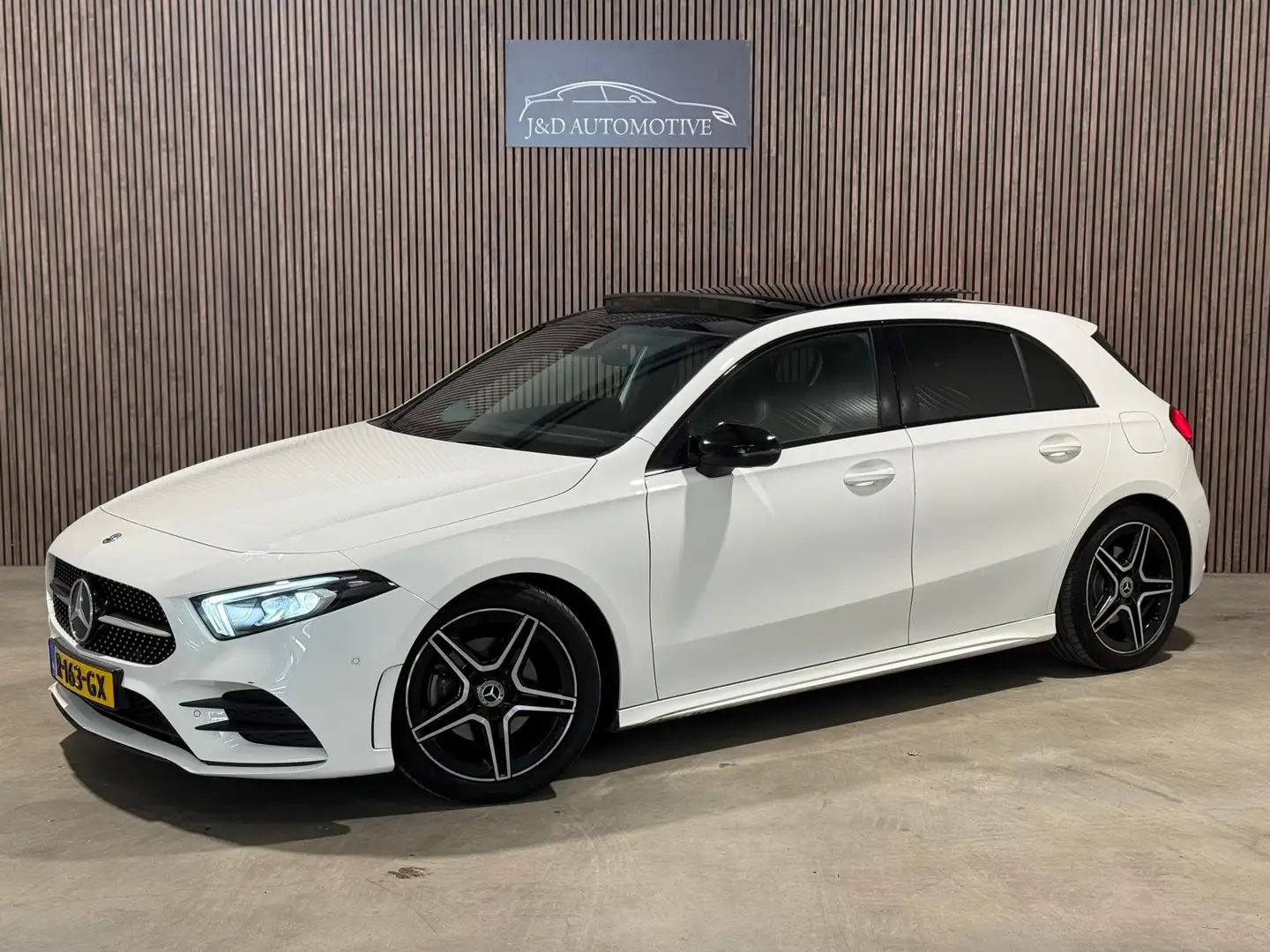 Mercedes-Benz A 200 AMG Wit - 1
