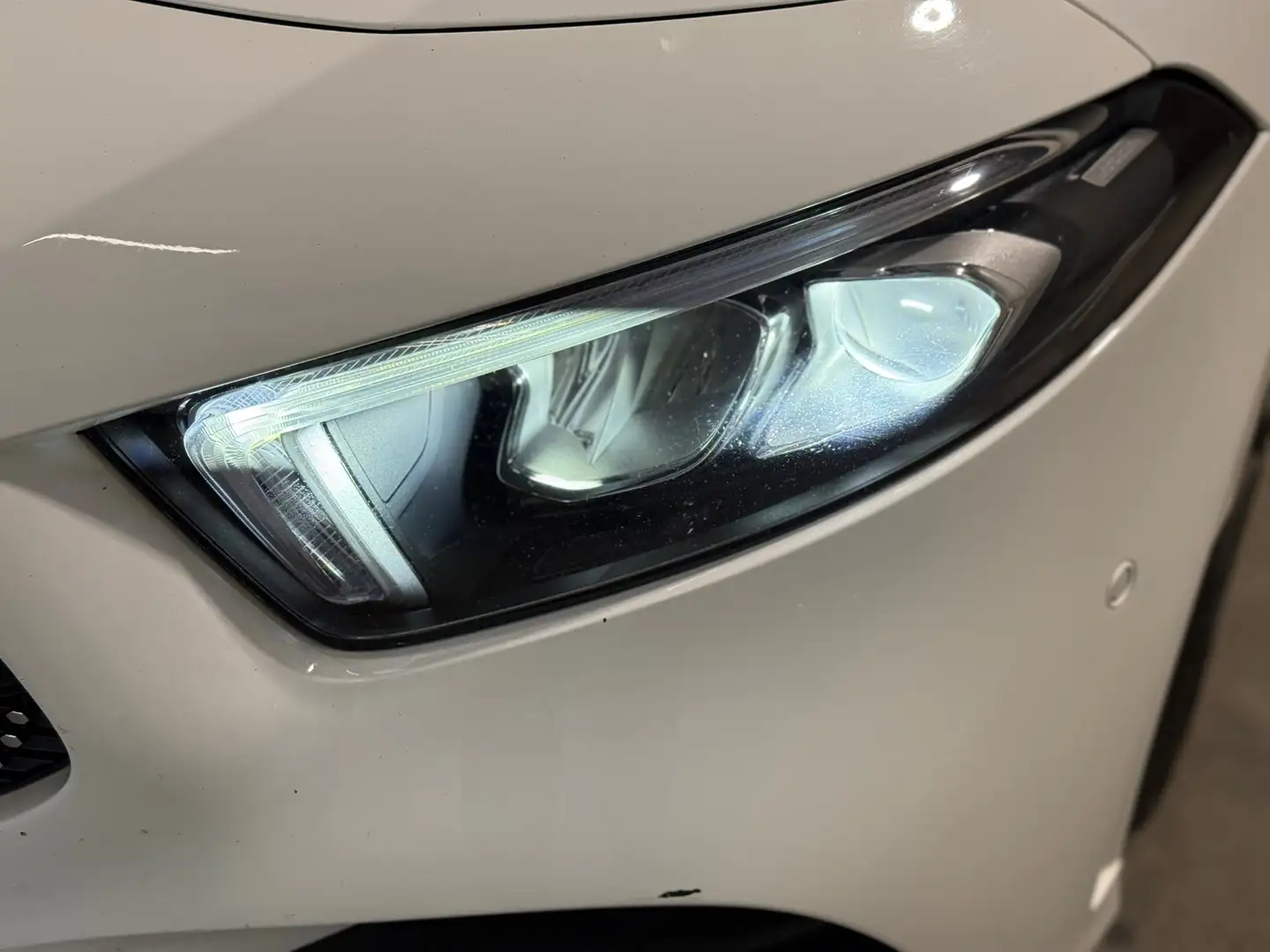 Mercedes-Benz A 200 AMG Wit - 2