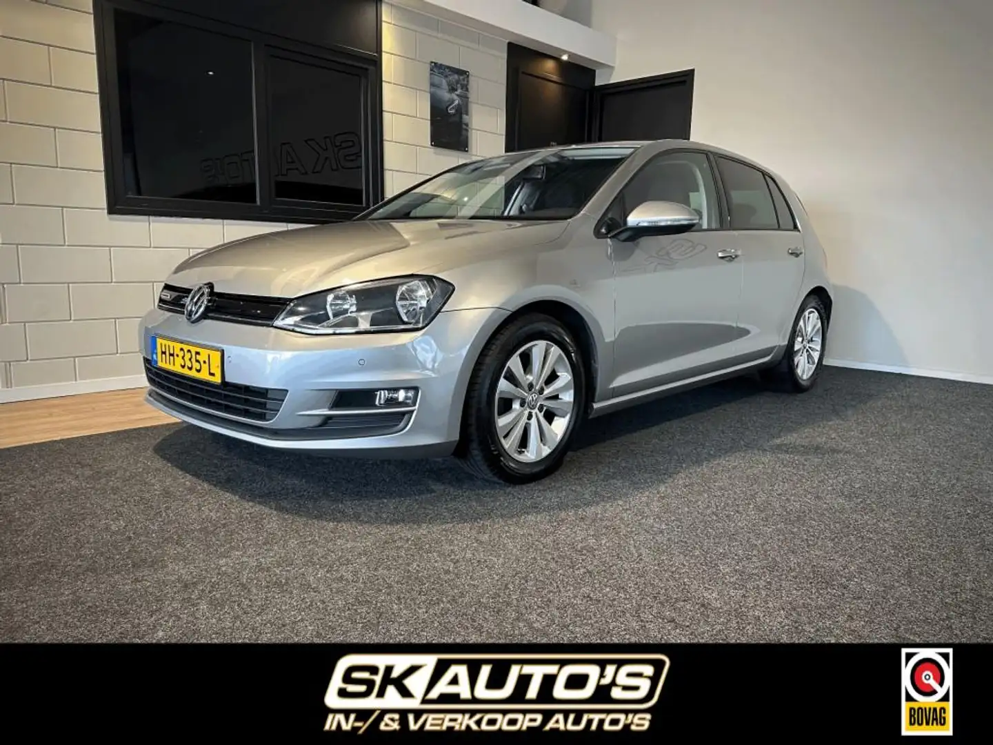 Volkswagen Golf 1.0 TSI BNS ED. CON RIJKLAAR l LMV l CAMERA l CLIM Gris - 1