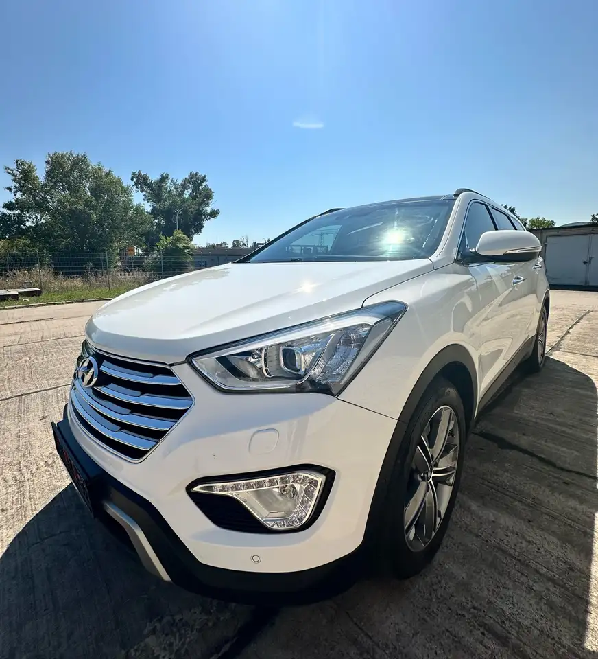 Hyundai Grand Santa Fe
