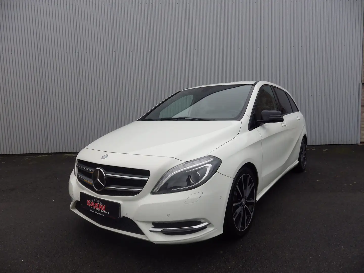 Mercedes-Benz B 180 B 180 AMG-Line Wit - 1