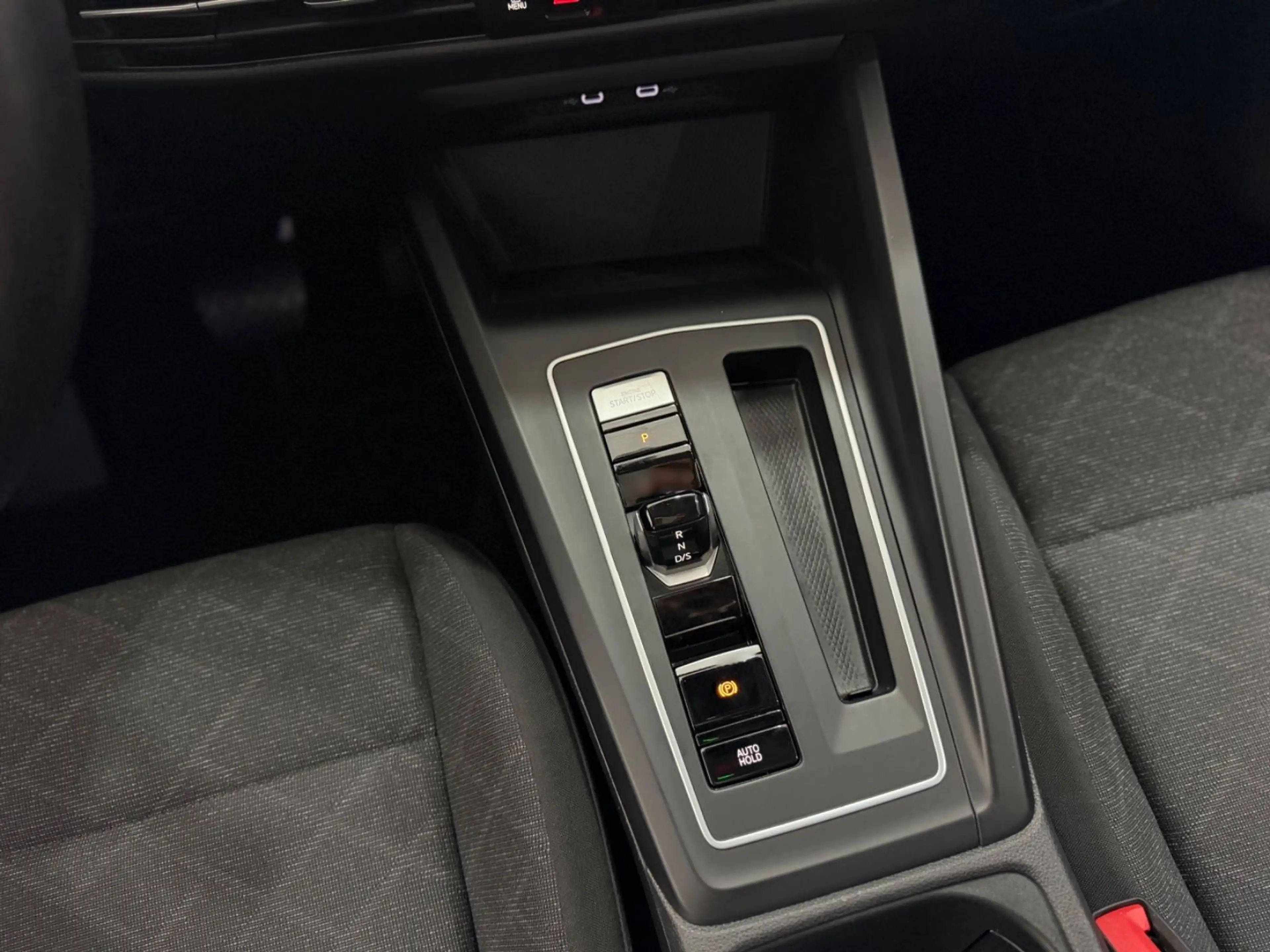 Volkswagen Golf VIII Variant Life eTSI*AUTOMATIK*AHK*LED* — photo 13