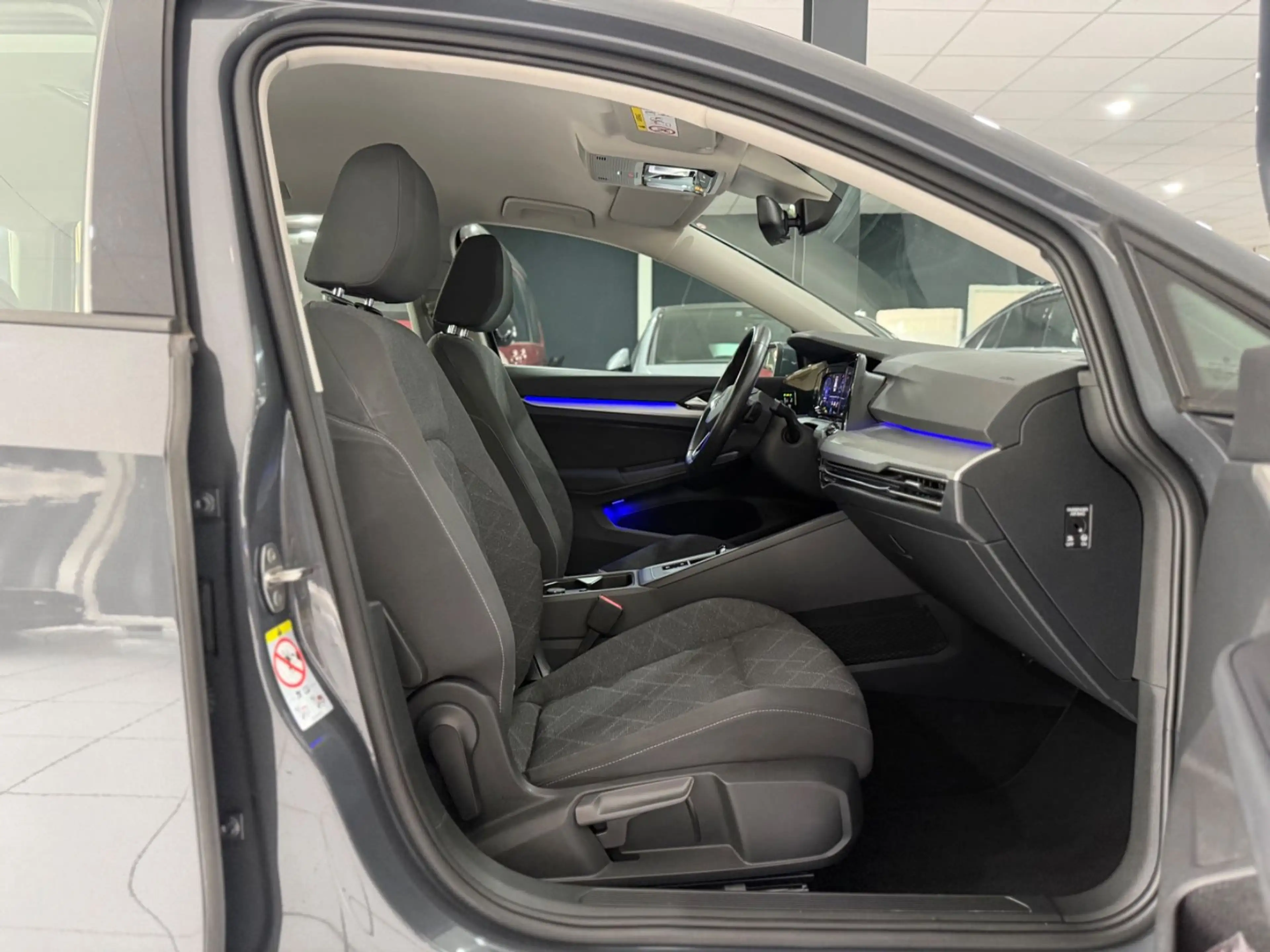 Volkswagen Golf VIII Variant Life eTSI*AUTOMATIK*AHK*LED* — photo 14