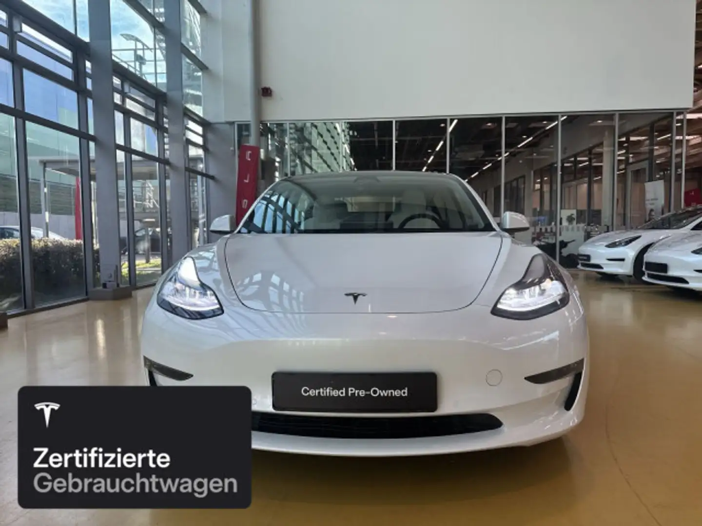 Tesla Model 3 Long Range AWD Wit - 2