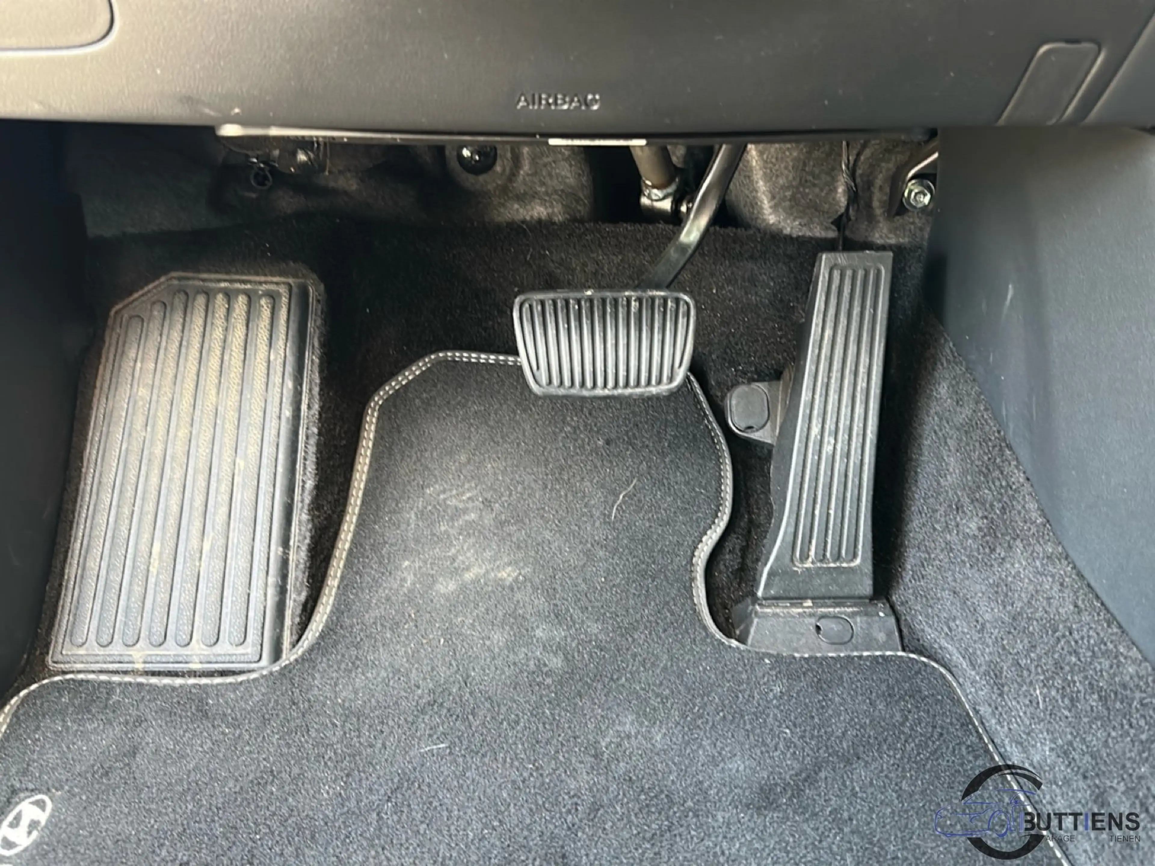 Hyundai SANTA FE T-GDi HEV Shine — photo 13