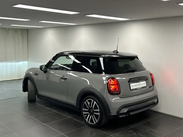 Mini Hatch view 3