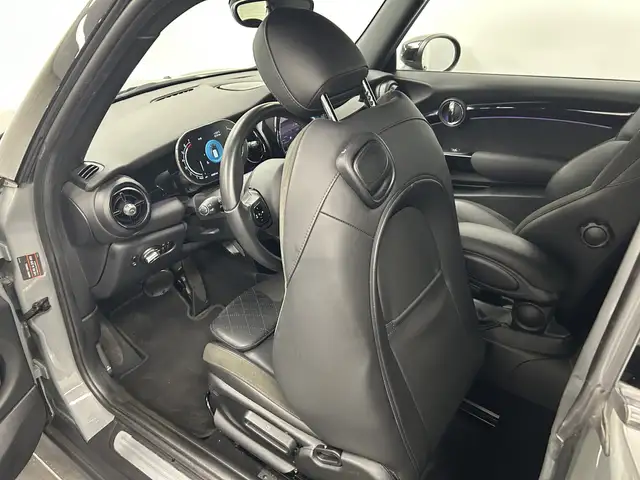 Mini Hatch view 15