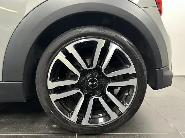 Mini Hatch view 6