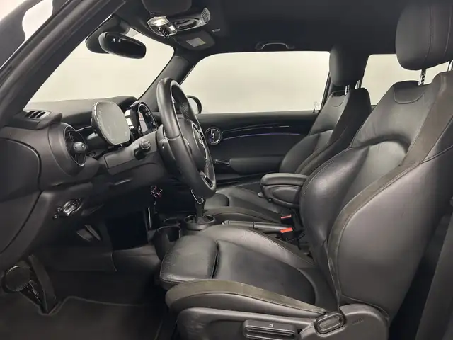 Mini Hatch view 4