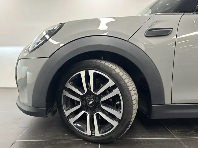 Mini Hatch view 8
