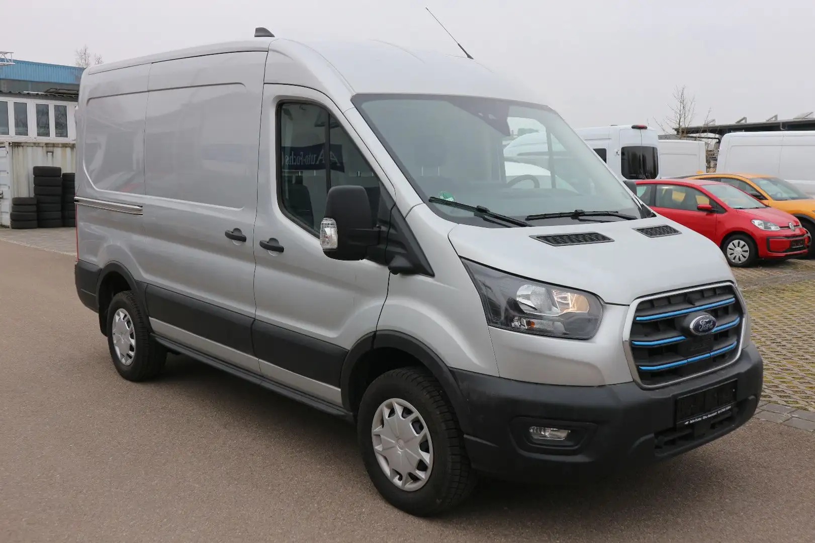 Ford Transit Kasten Elektro 350L2H2 Anschlussgarantie Plateado - 2