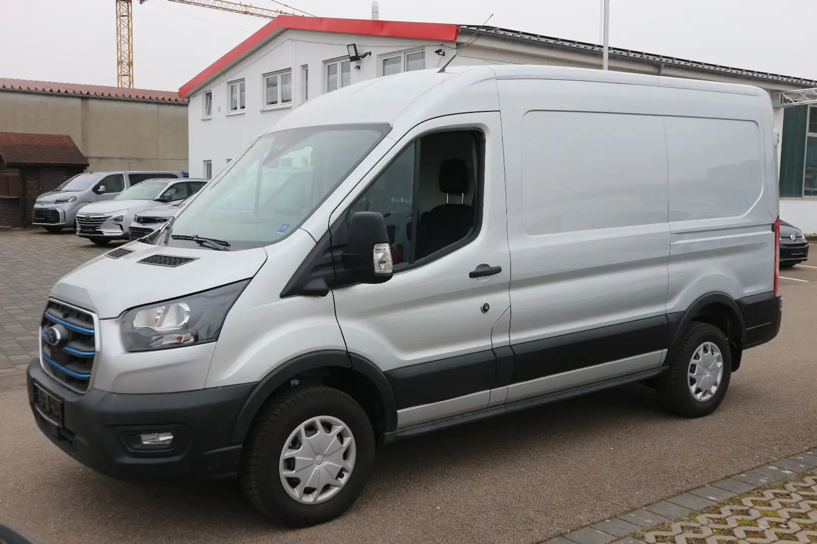 Ford Transit Kasten Elektro 350L2H2 Anschlussgarantie Plateado - 1