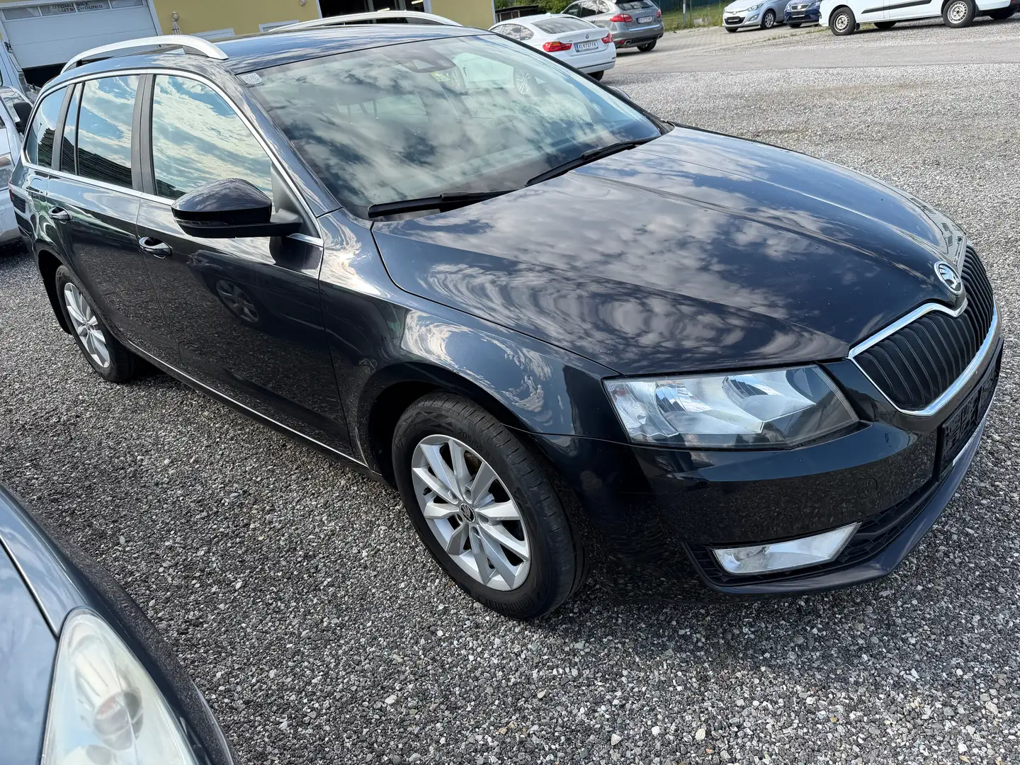 Skoda Octavia 1.6 TDI 4x4 Eleg. Schwarz - 2