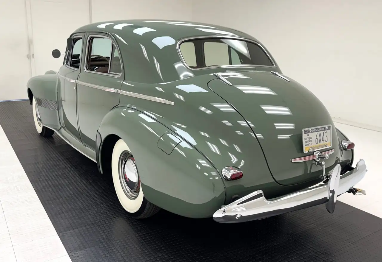 Oldsmobile Custom Cruiser 4 Door Touring Sedan, foto 3