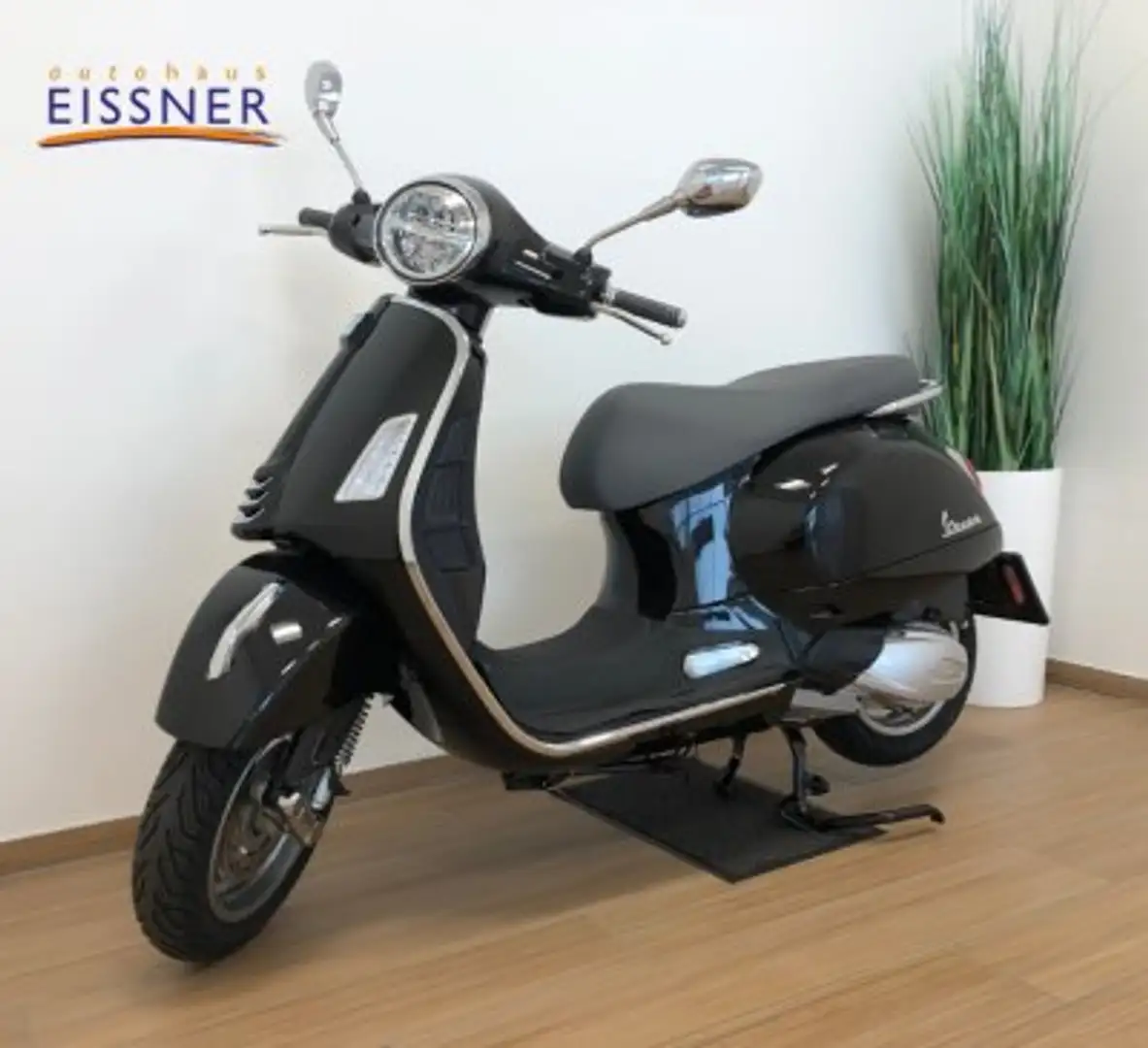 Vespa GTS 300 Zwart - 1